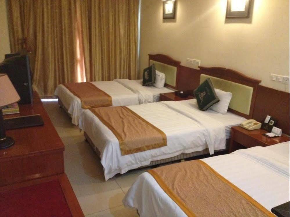 Harvest Seaview Hotel 싼야 외부 사진